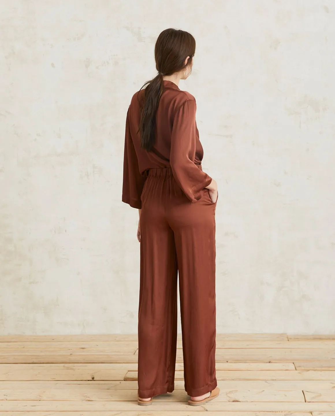 YERSE Trousers And Jeans^Flowy Sateen Trousers Chocolate