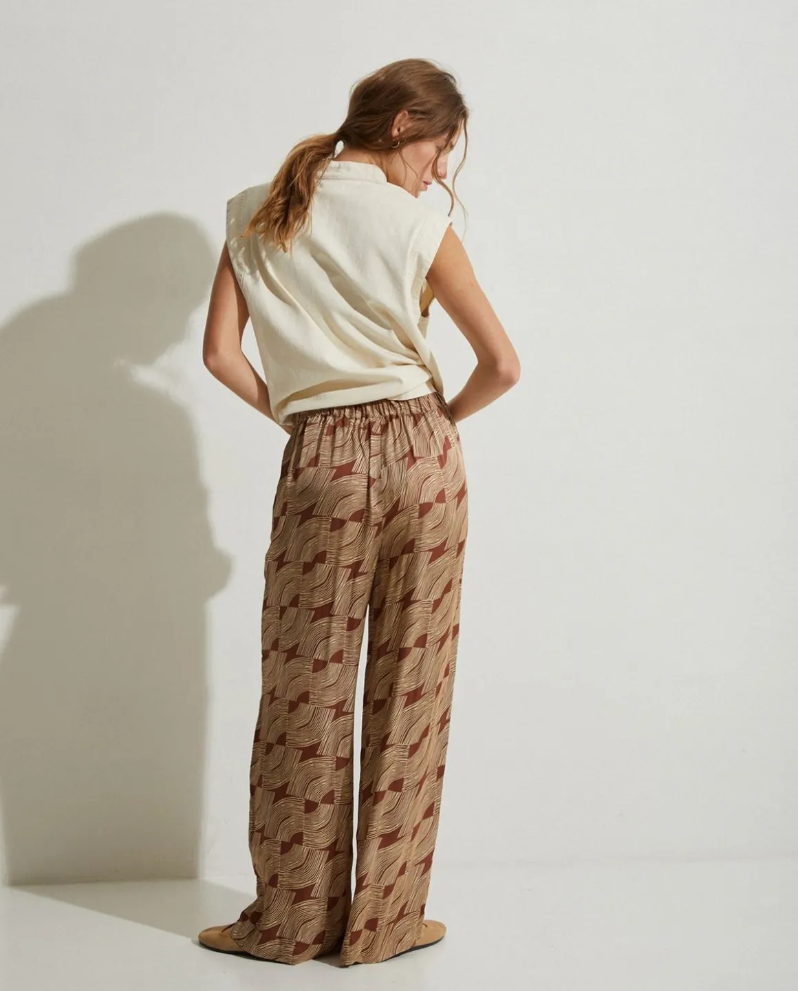 YERSE Trousers And Jeans^Flowy Sateen Trousers Chocolate