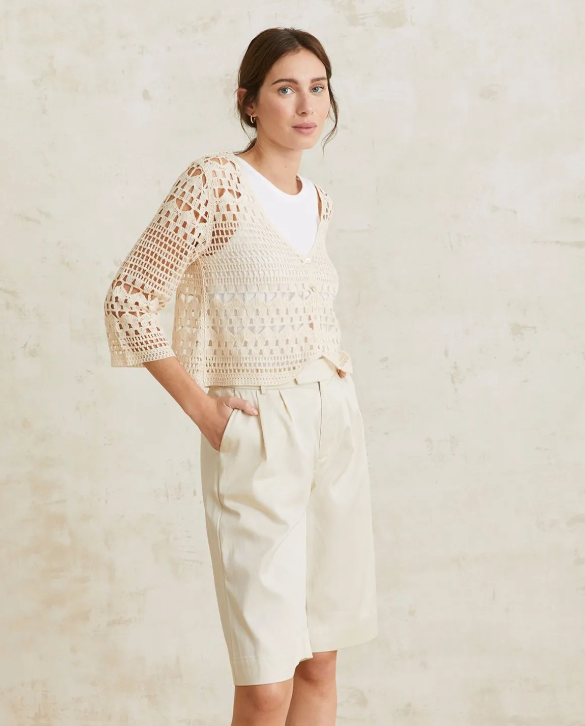 YERSE Trousers And Jeans^Pleated Bermuda Shorts Natural