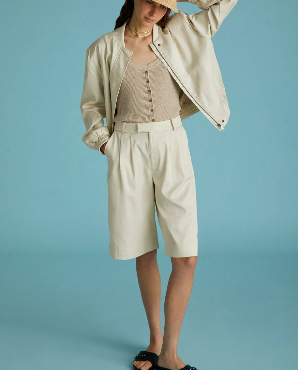 YERSE Trousers And Jeans^Pleated Bermuda Shorts Natural