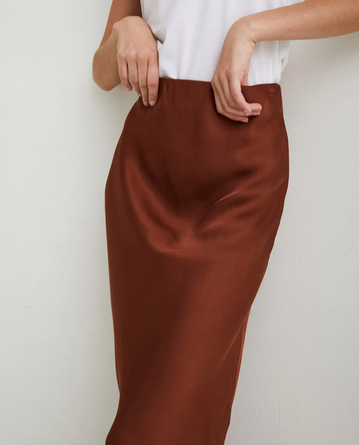 YERSE Skirts^Sateen Midi Skirt Chocolate